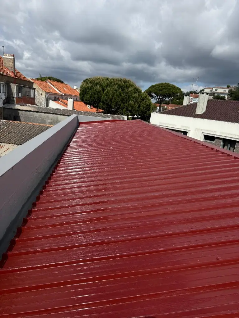 Five-rib sandwich-panel roof, RAL 3009